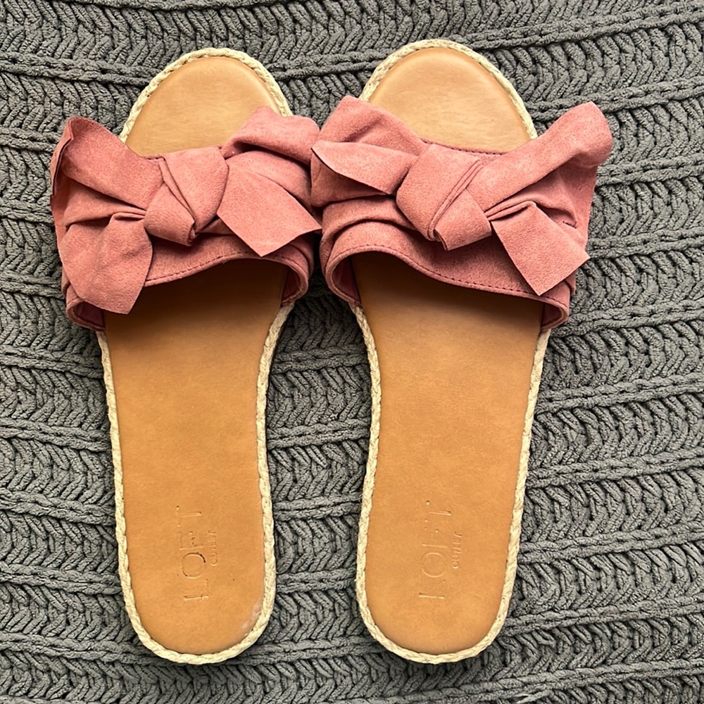 Loft Women’s Size 8 Slip On Pink Sandals with Bow